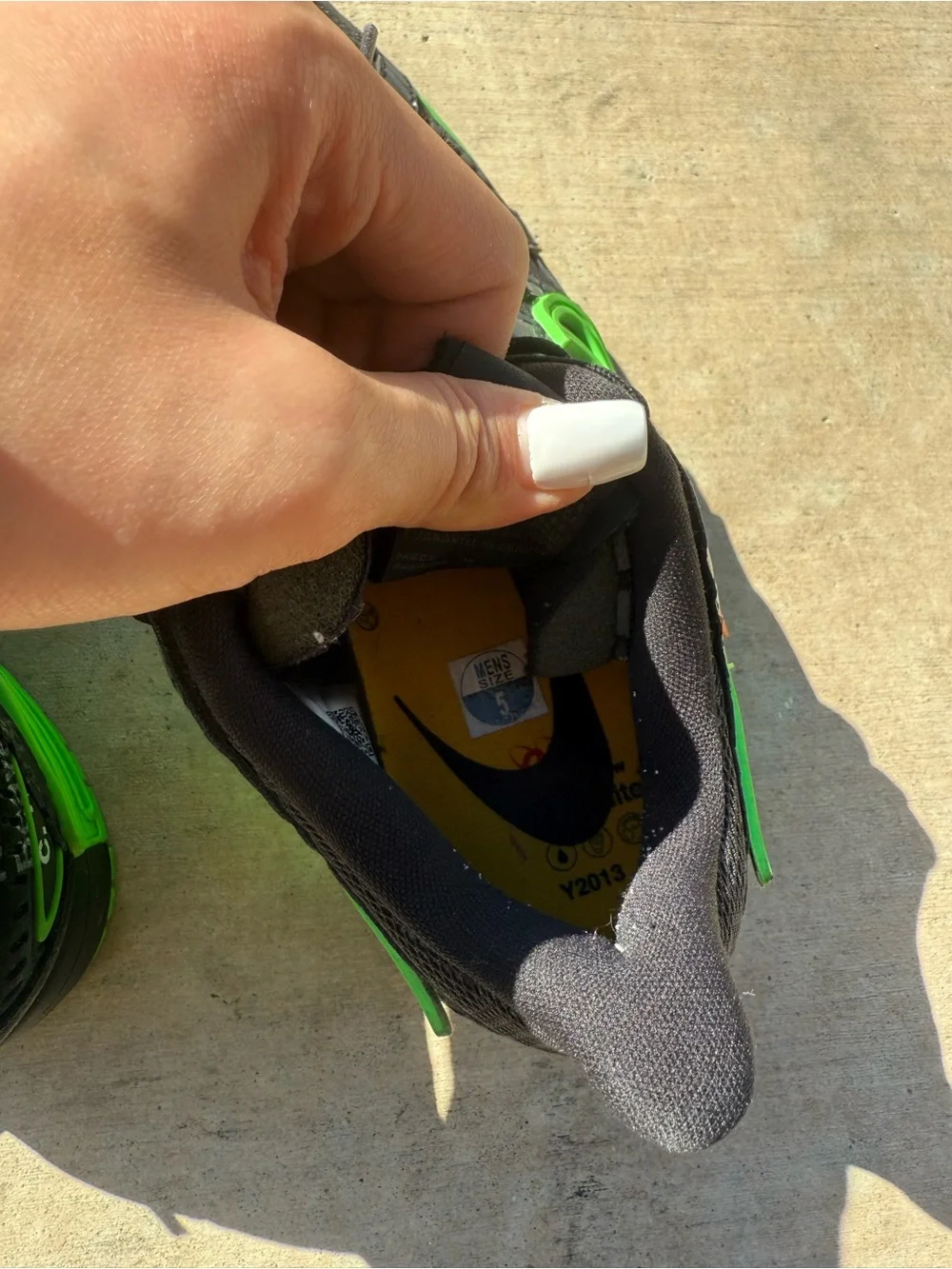 Nike Men's Black & Green Low-Top Sneakers